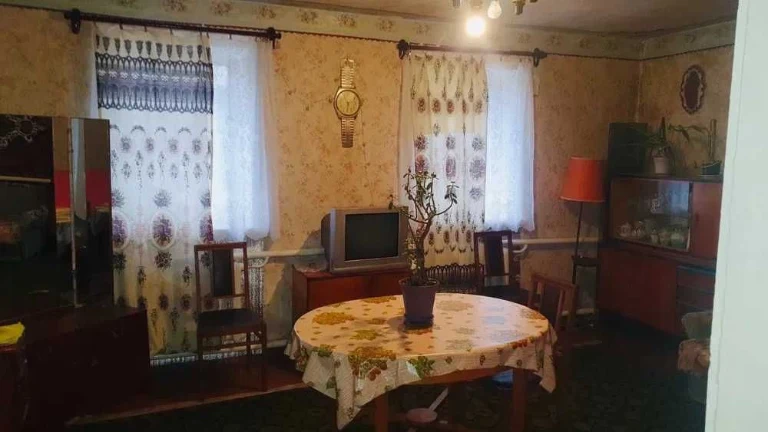 Продам дом Диевка-1, три комнаты, газовое отопление, мебель