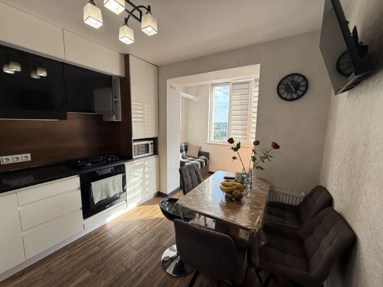 Urgent 2-room apartment in new construction