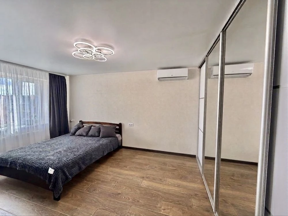 Urgent 2-room apartment in new construction