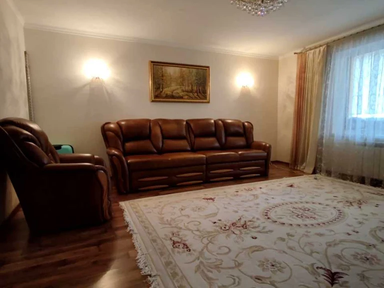 3-room apartment. Kyiv, Miloislavska St.