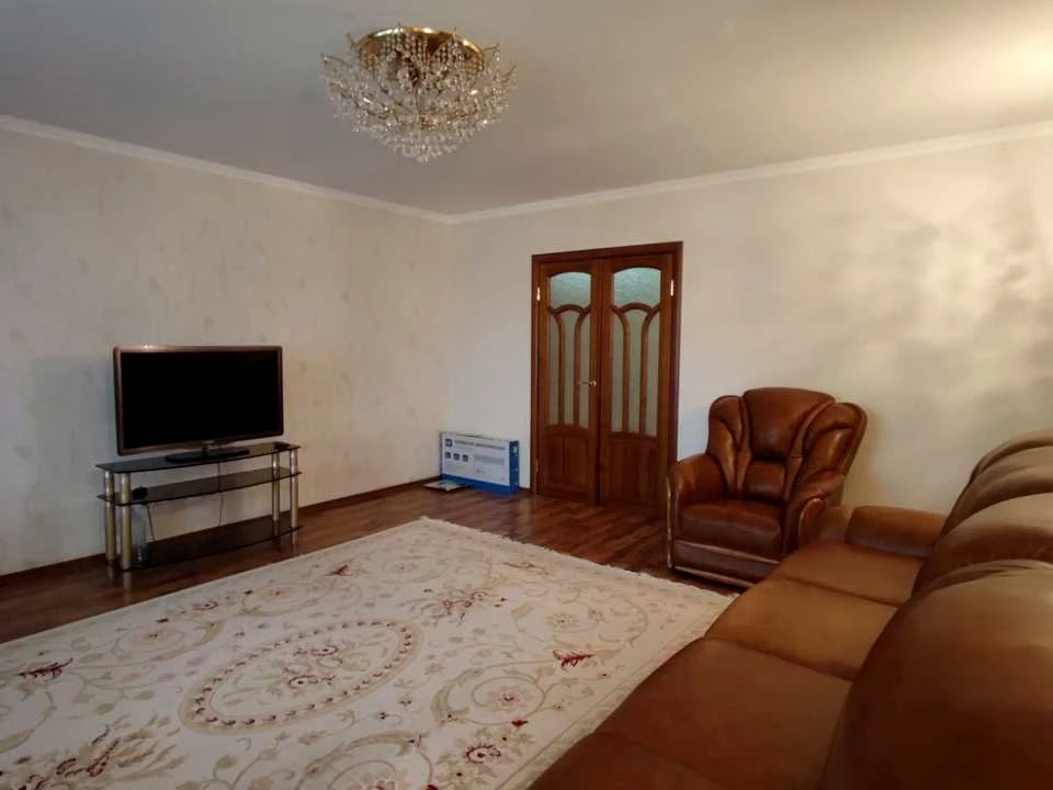 3-room apartment. Kyiv, Miloislavska St.