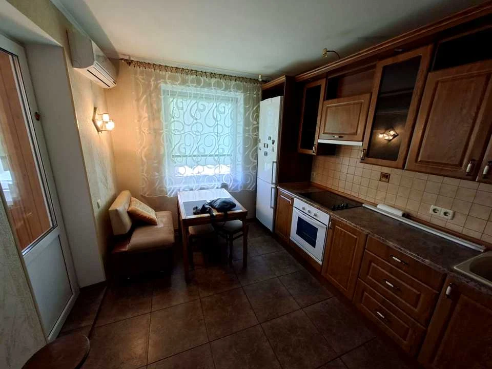 3-room apartment. Kyiv, Miloislavska St.