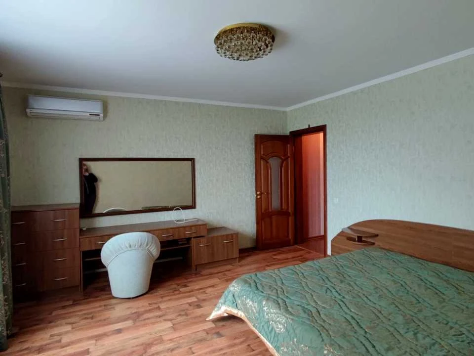 3-room apartment. Kyiv, Miloislavska St.