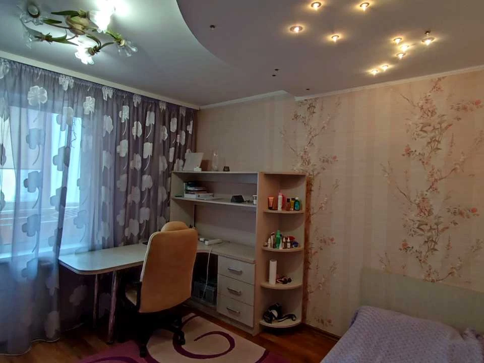 3-room apartment. Kyiv, Miloislavska St.
