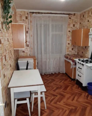 Продам 3-кімнатну квартиру в Лузанівці