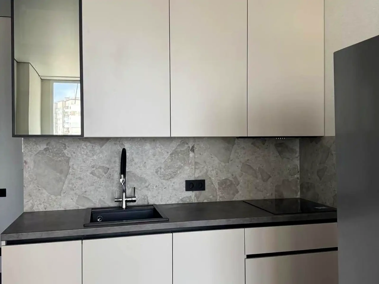 Оренда квартири 1-кімн. 40 м² 10/25 пов.