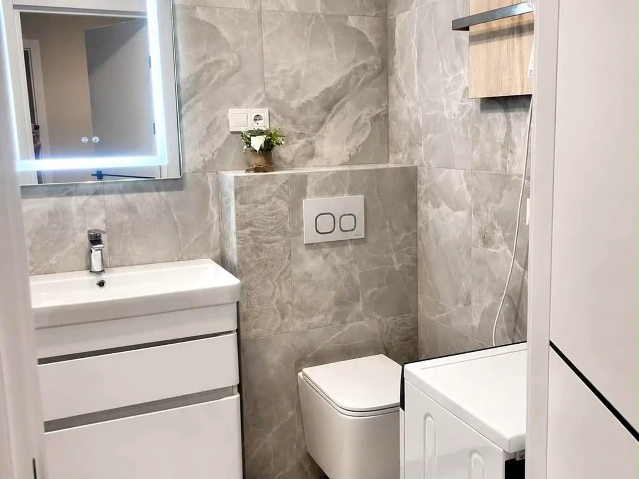 Оренда квартири 2-кімн. 53 м² 14/17 пов.