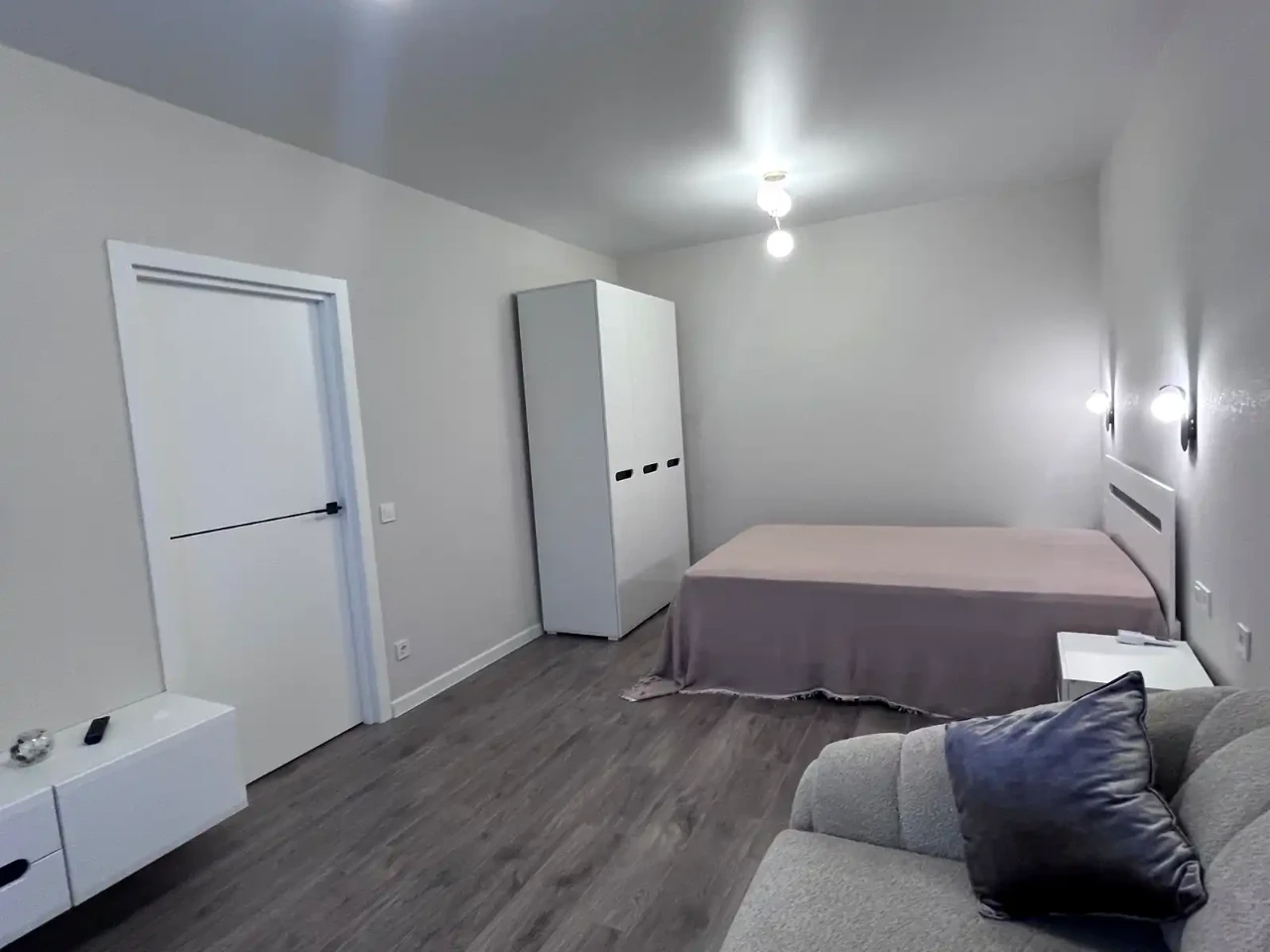 Оренда квартири 2-кімн. 53 м² 14/17 пов.