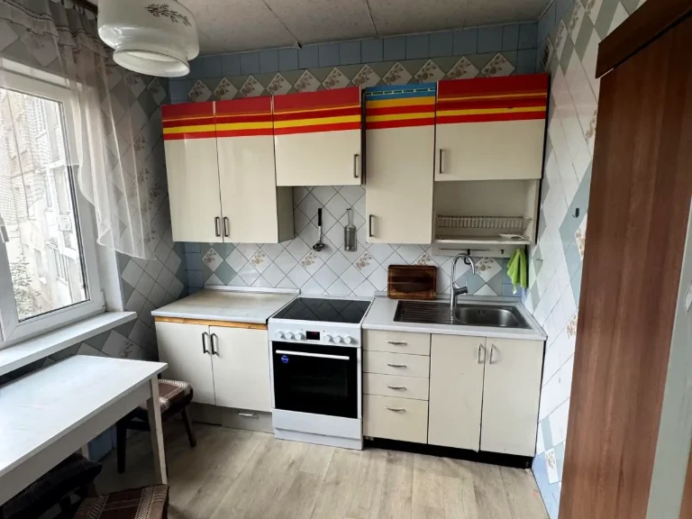 Продаж квартири 3-кімн. 71.6 м² 4/15 пов.