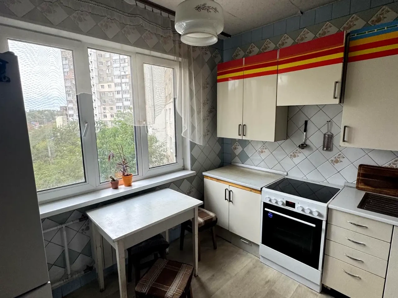Продаж квартири 3-кімн. 71.6 м² 4/15 пов.
