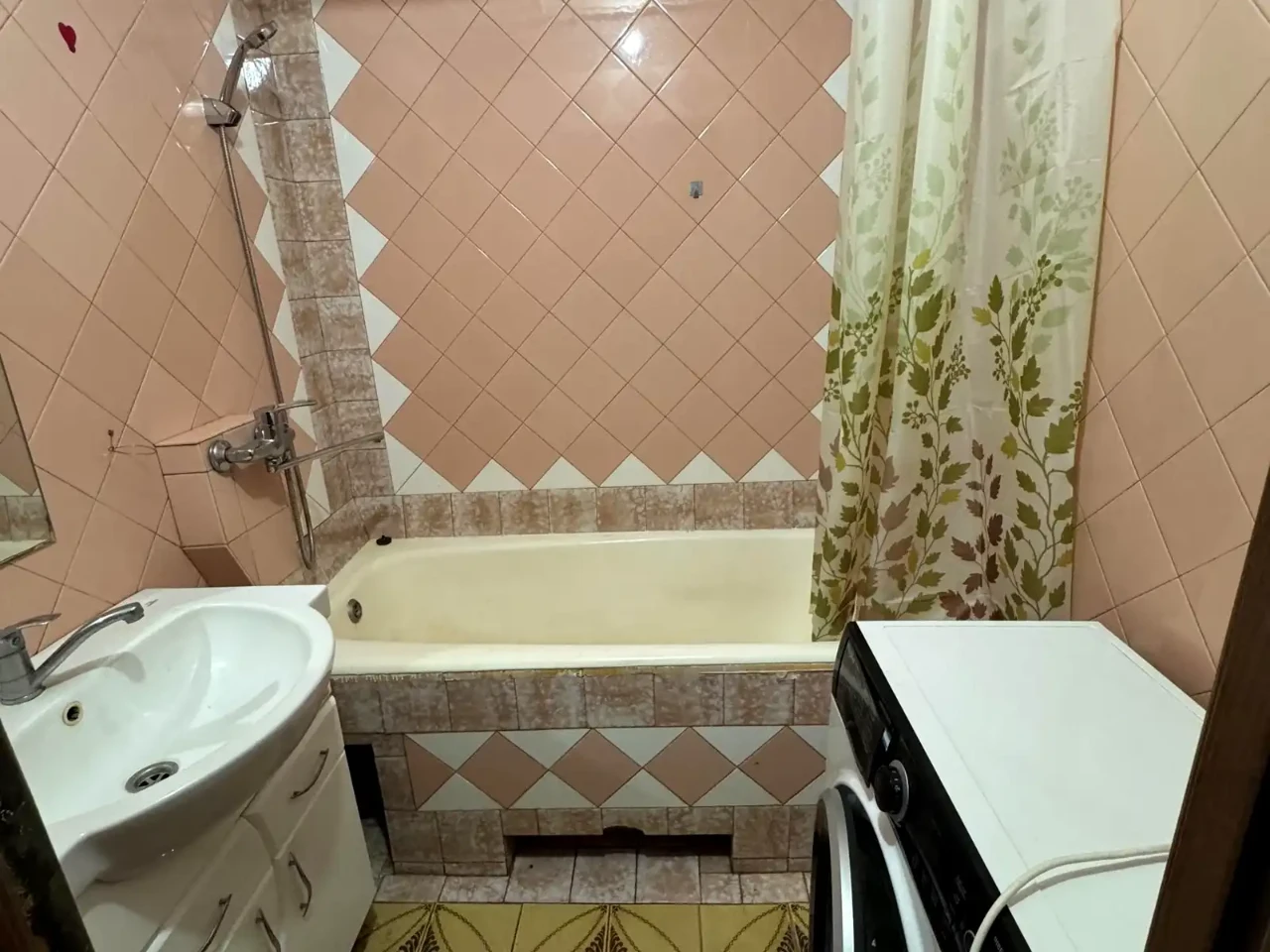Продаж квартири 3-кімн. 71.6 м² 4/15 пов.