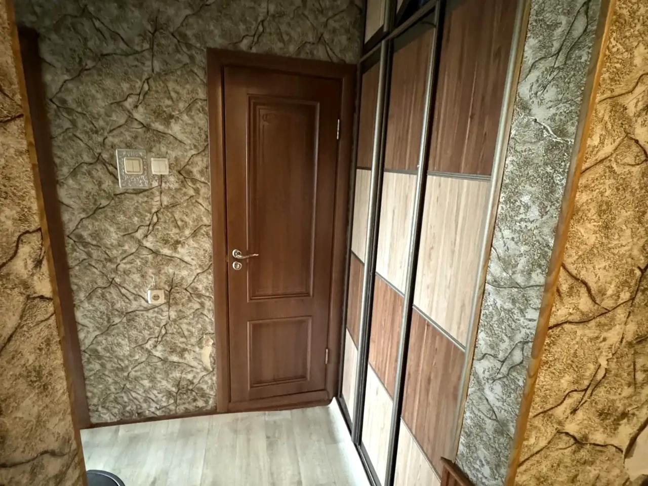 Продаж квартири 3-кімн. 71.6 м² 4/15 пов.