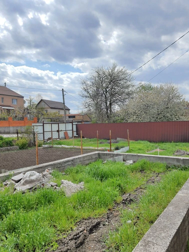 Продаж частини будинку, площа Мирна