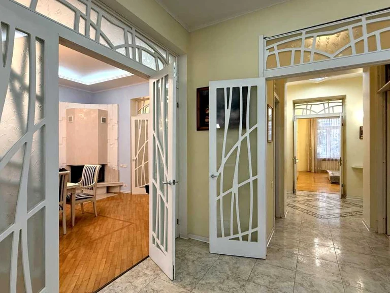 Apartment. Odessa, French Boulevard.