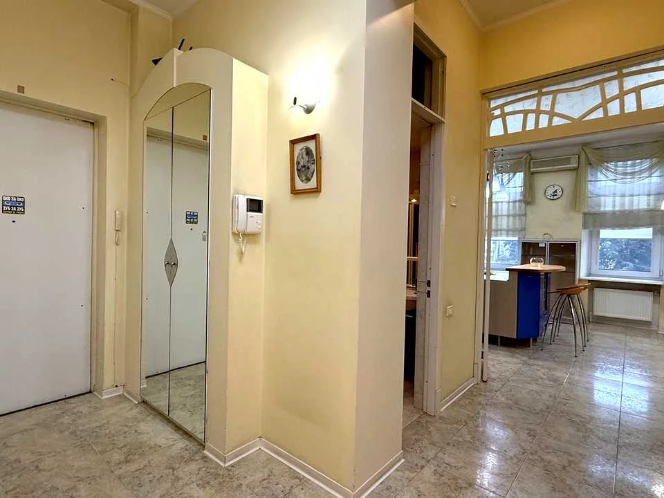 Apartment. Odessa, French Boulevard.
