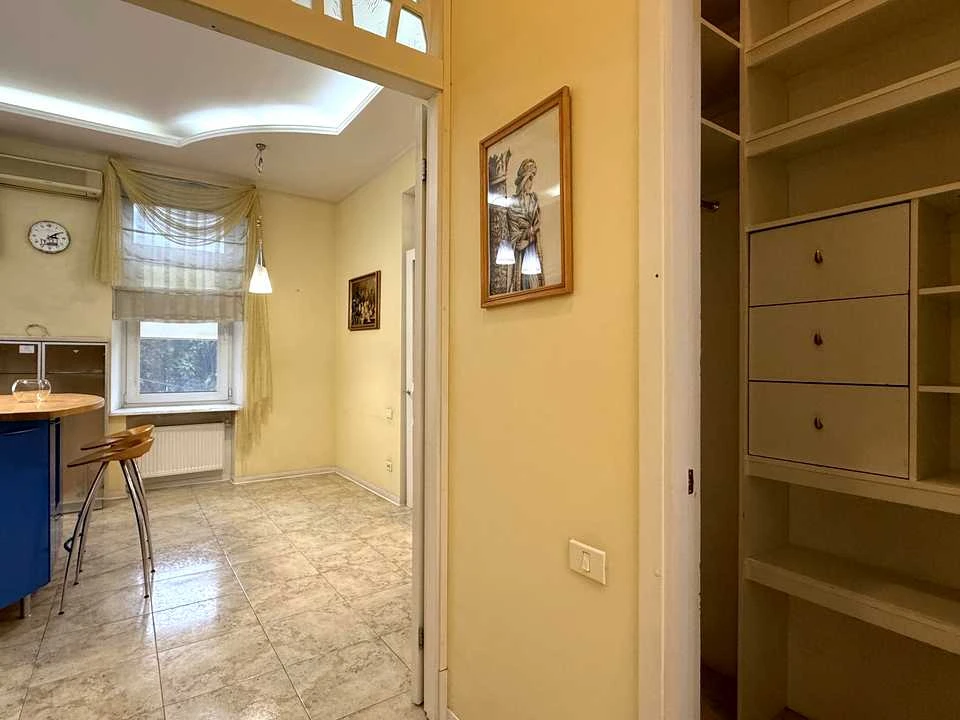 Apartment. Odessa, French Boulevard.