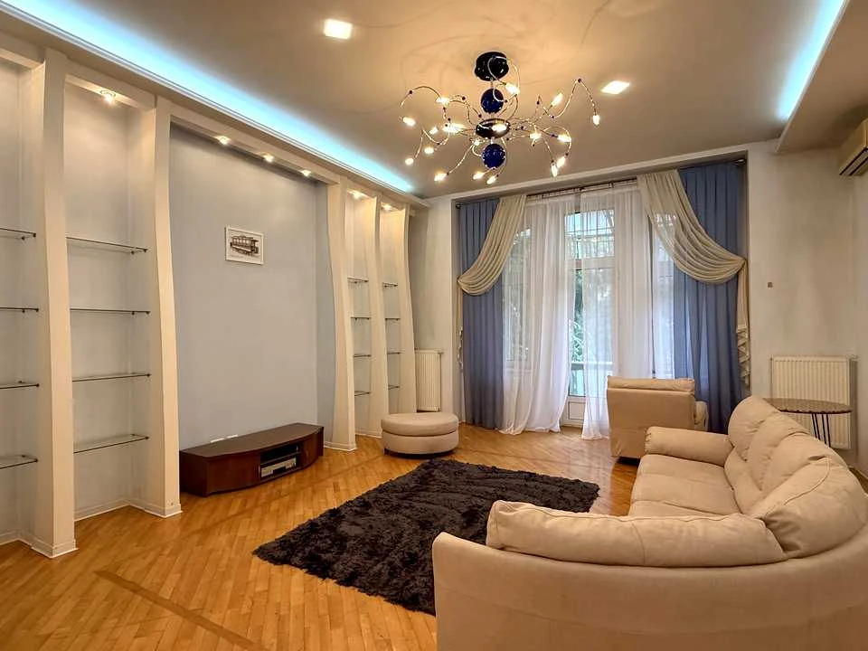 Apartment. Odessa, French Boulevard.