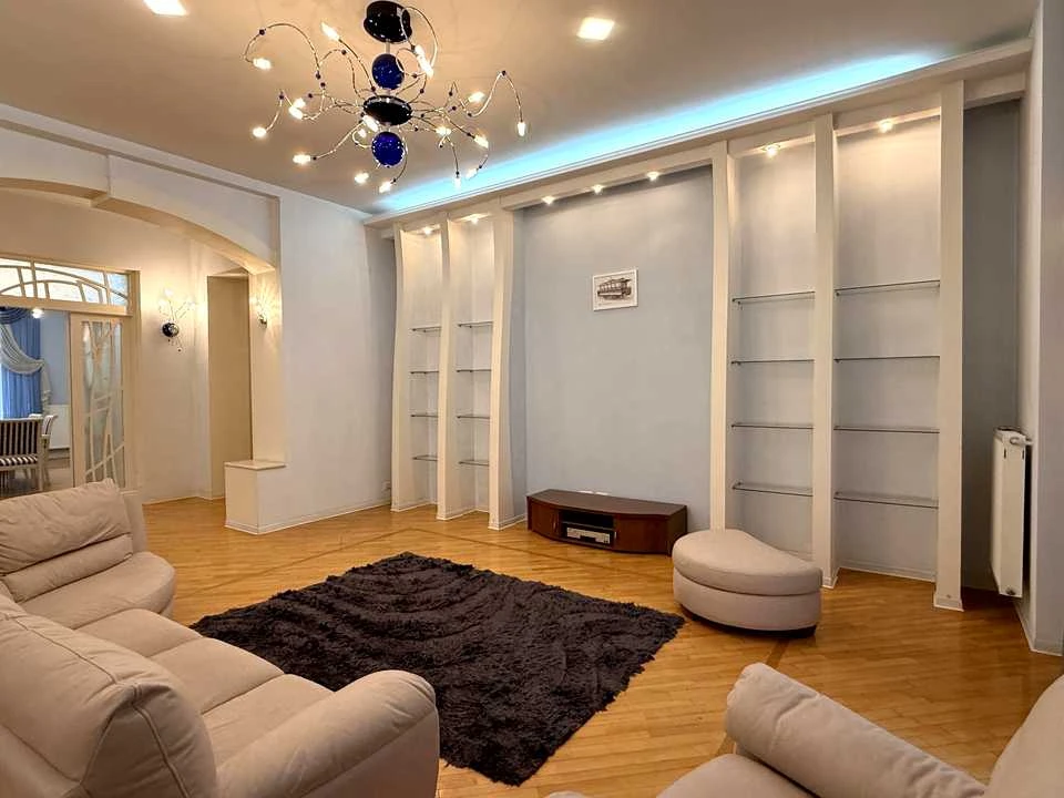 Apartment. Odessa, French Boulevard.