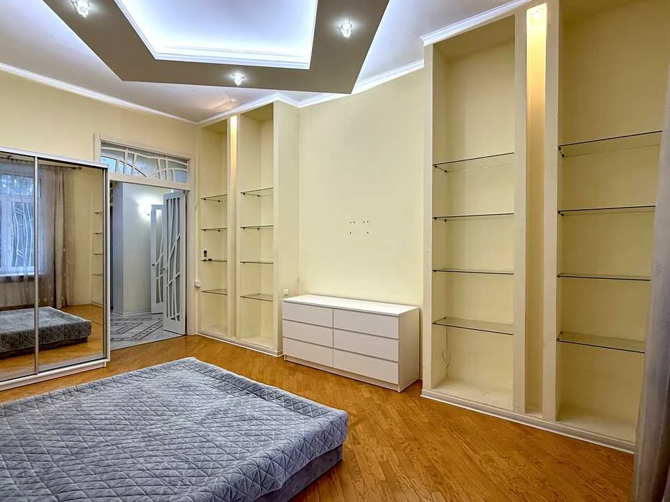 Apartment. Odessa, French Boulevard.