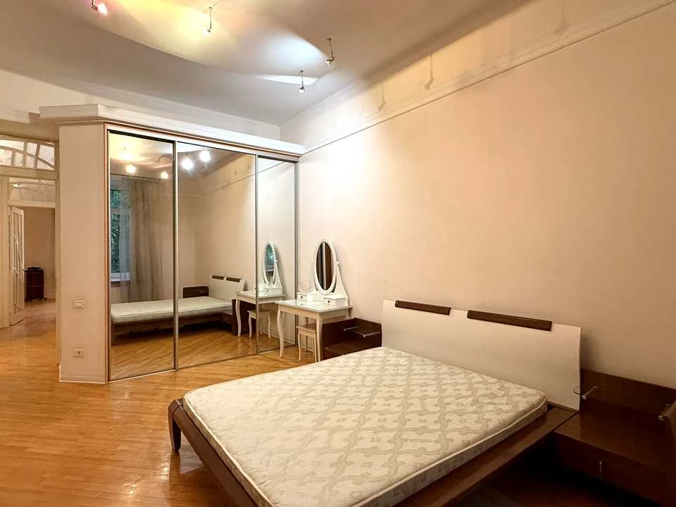 Apartment. Odessa, French Boulevard.