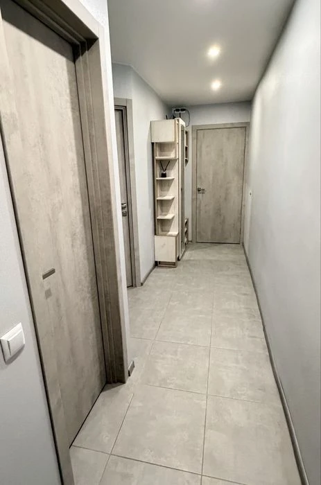Продам 3-комнатную квартиру с капремонтом левый берег Днепра