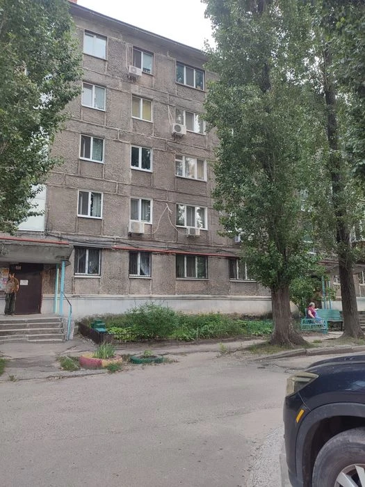 Продам 3-комнатную квартиру с капремонтом левый берег Днепра