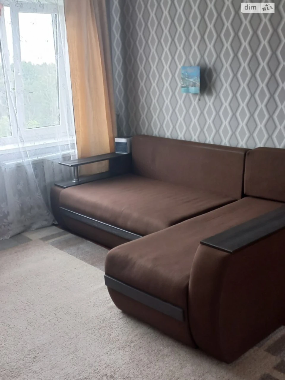 Sale of Apartment on Voskresenka Street