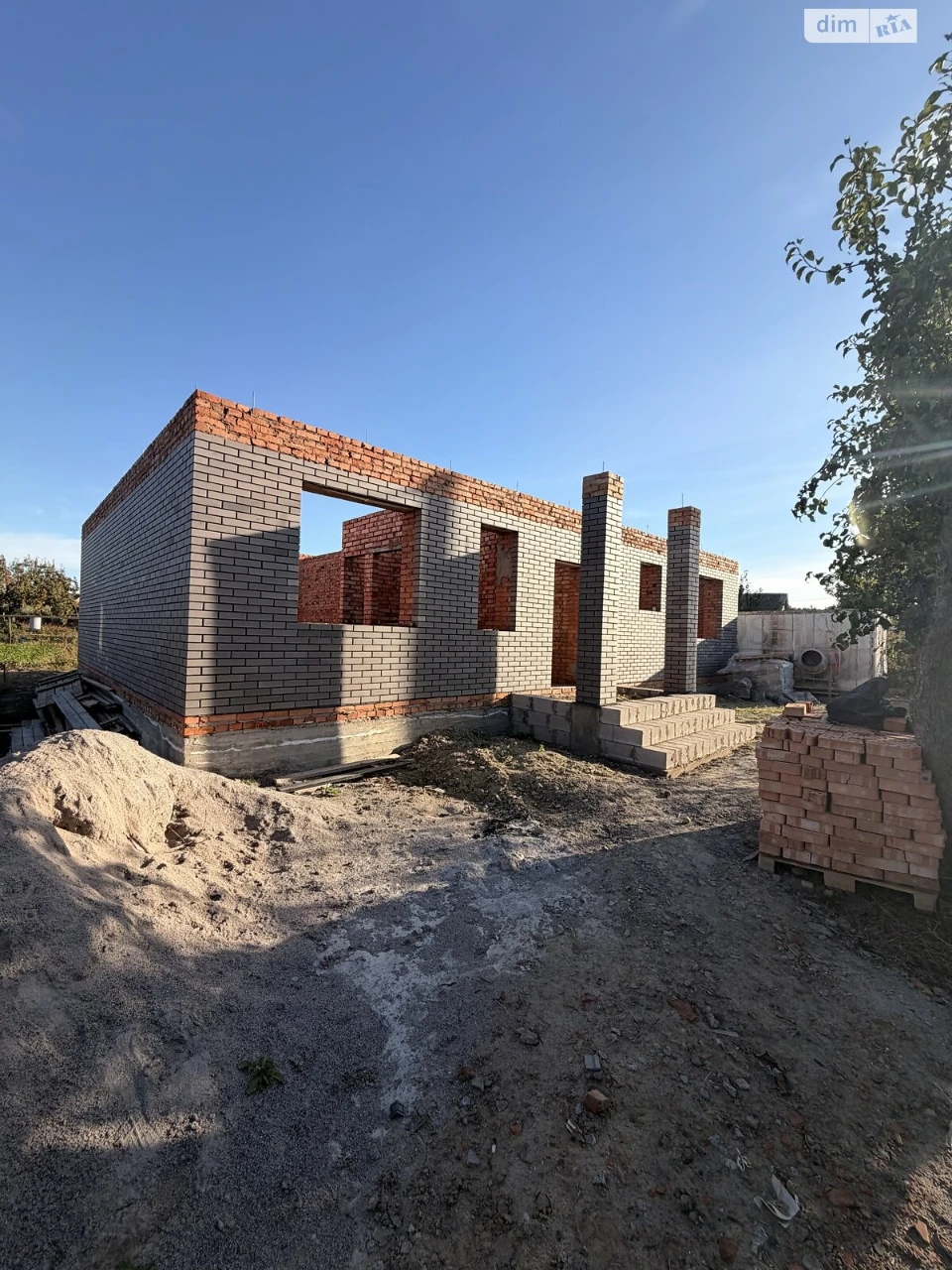 Sale of a House in Buchma