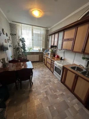 Продається 3-кімнатна квартира з автономним опаленням