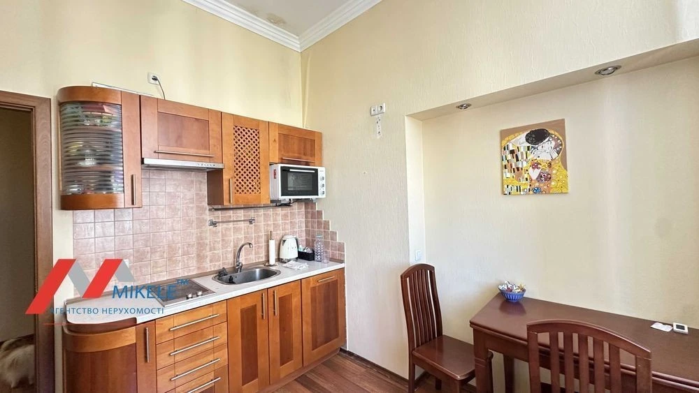 For sale 1 room 42 m2 No % Bankova 3 m. Maidan Nezalezhnosti m. Khreshchatyk