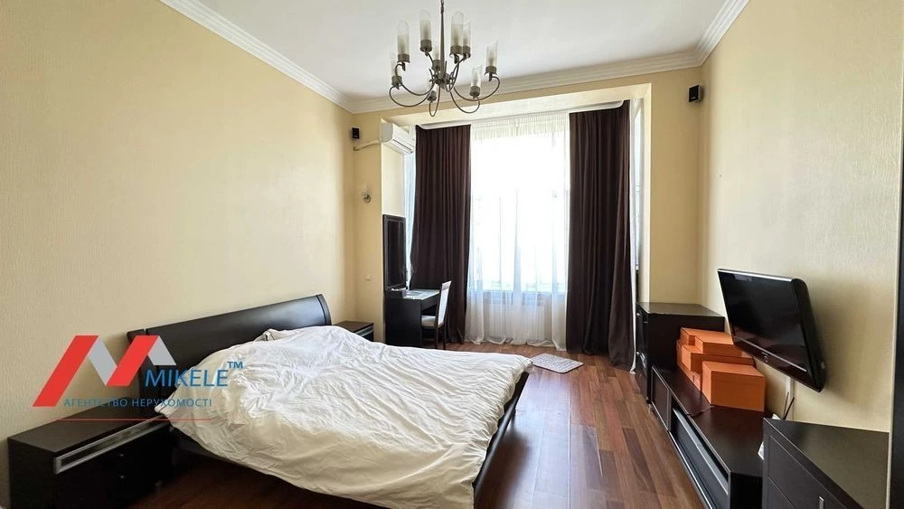 For sale 1 room 42 m2 No % Bankova 3 m. Maidan Nezalezhnosti m. Khreshchatyk