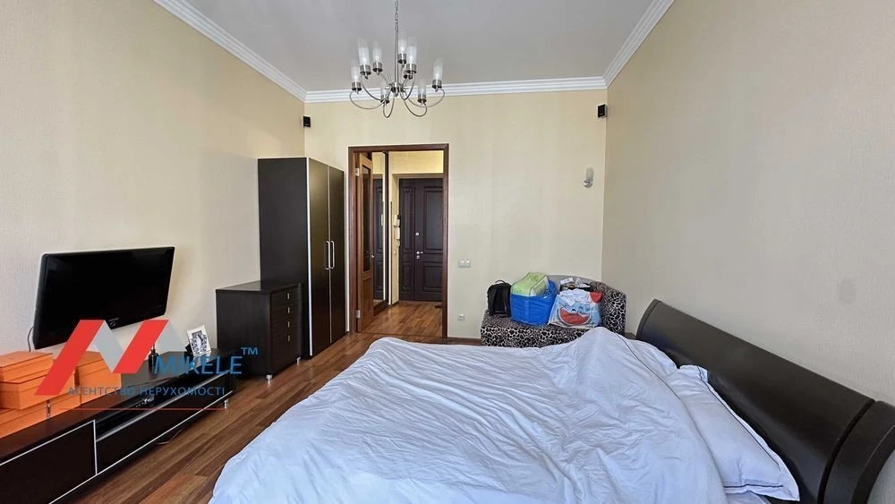 For sale 1 room 42 m2 No % Bankova 3 m. Maidan Nezalezhnosti m. Khreshchatyk