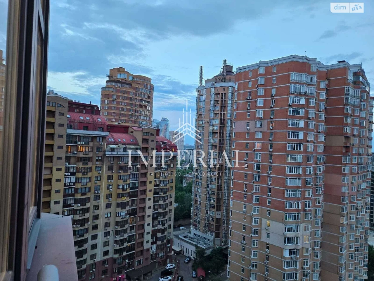 Long-Term Renting 4-Room Apartment in Pecers'k