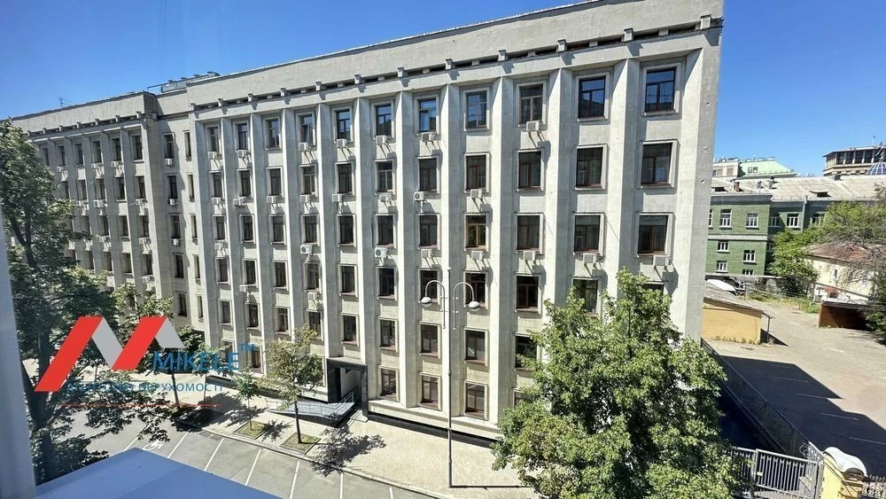 For sale 1 room 42 m2 No % Bankova 3 m. Maidan Nezalezhnosti m. Khreshchatyk