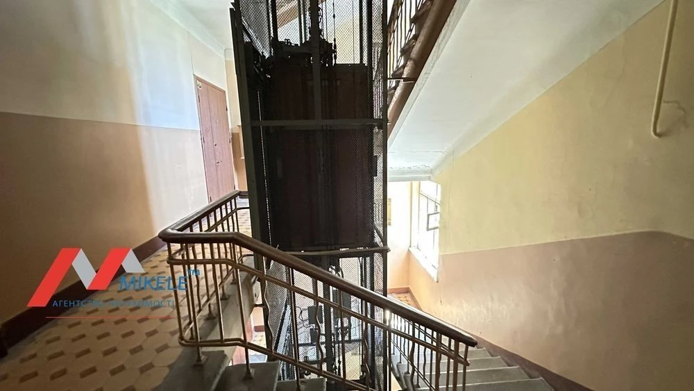 For sale 1 room 42 m2 No % Bankova 3 m. Maidan Nezalezhnosti m. Khreshchatyk
