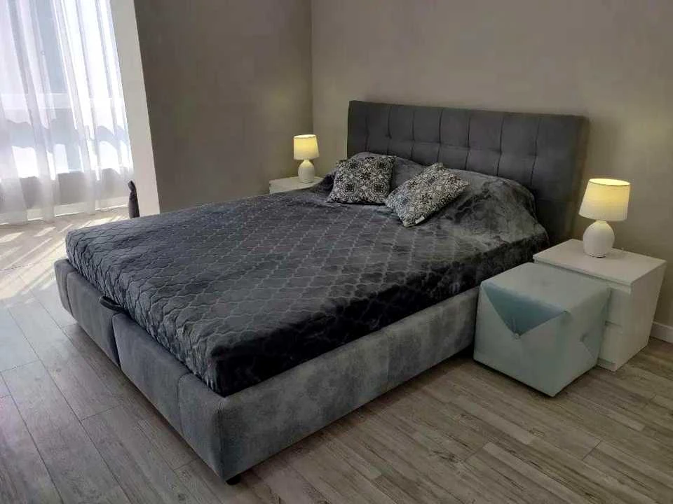 Apartment. Дніpro, Naberzhnaya Peremohy St.