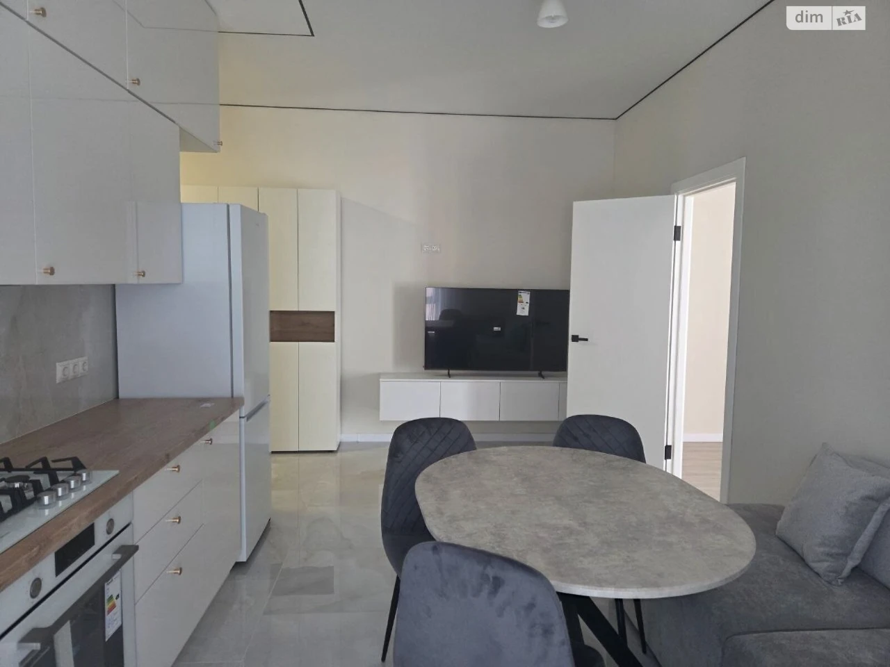 Sale of One-Room Apartment in a New Building