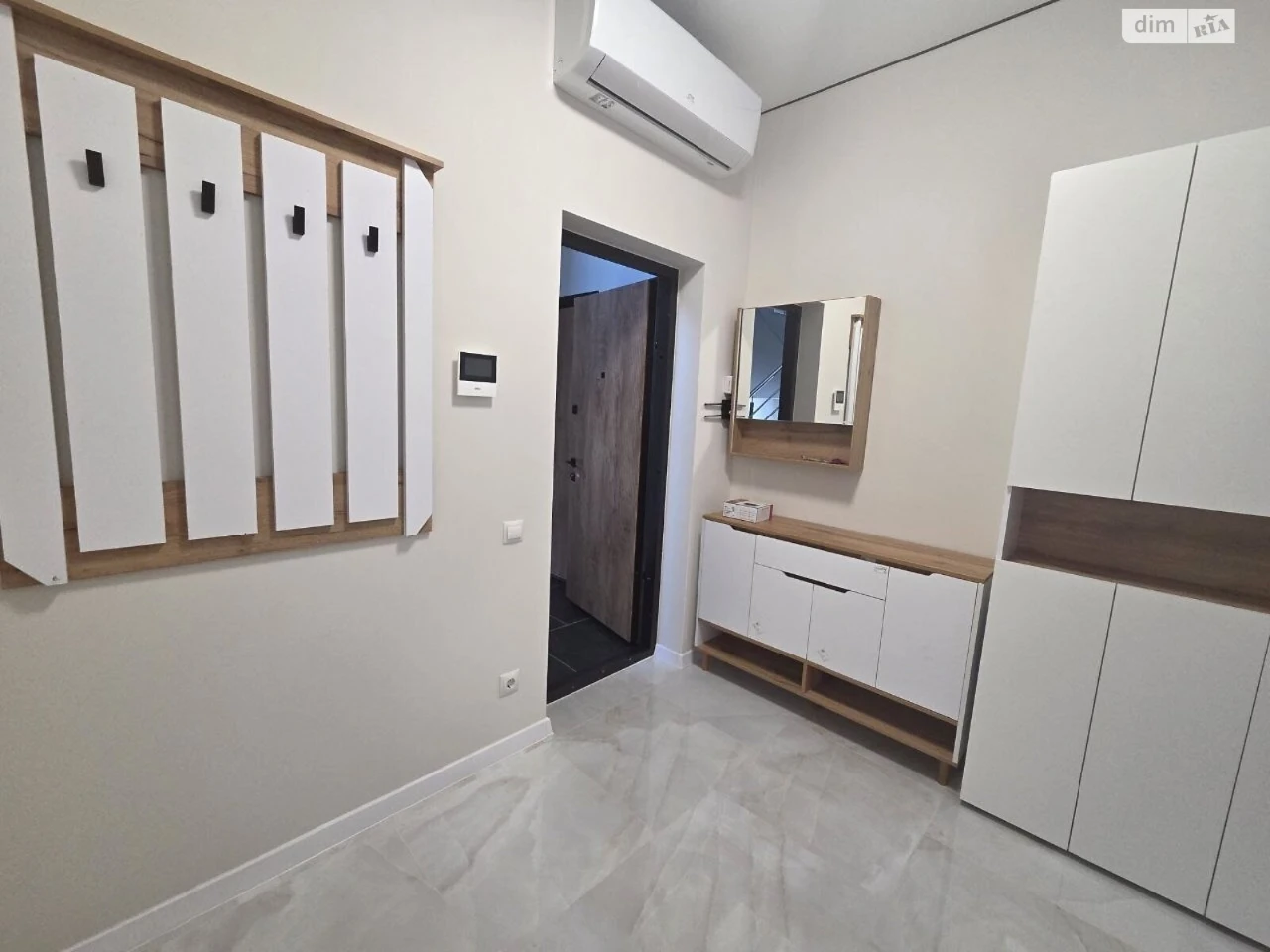 Sale of One-Room Apartment in a New Building