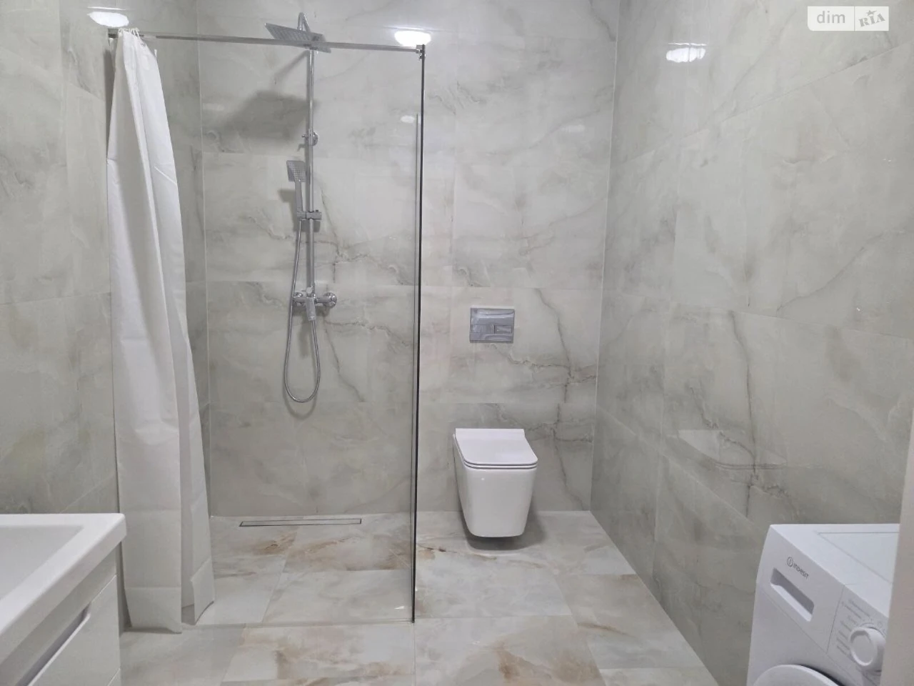 Sale of One-Room Apartment in a New Building