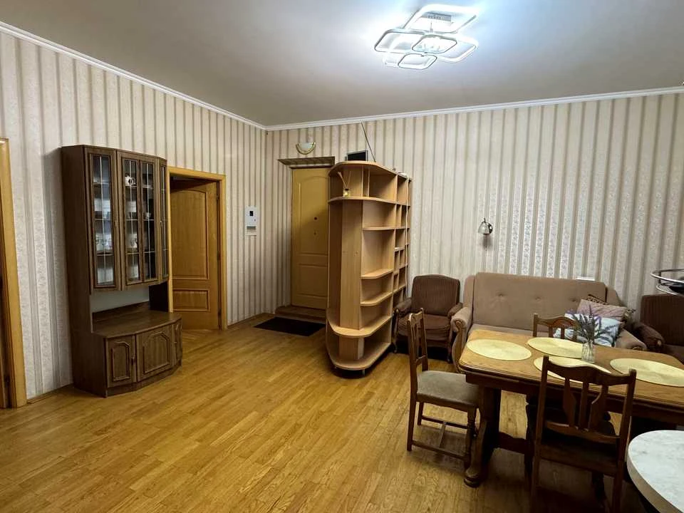 Квартира. Київ, Деревлянська вул.
