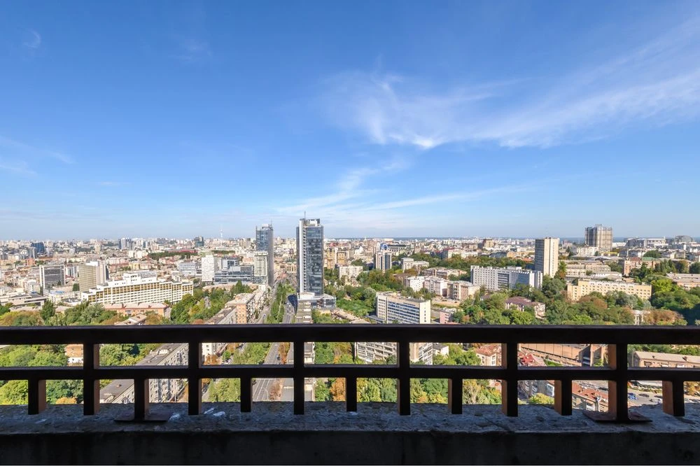 Sale of a one-room apartment with a view, 54.4 m2, in the very center of K