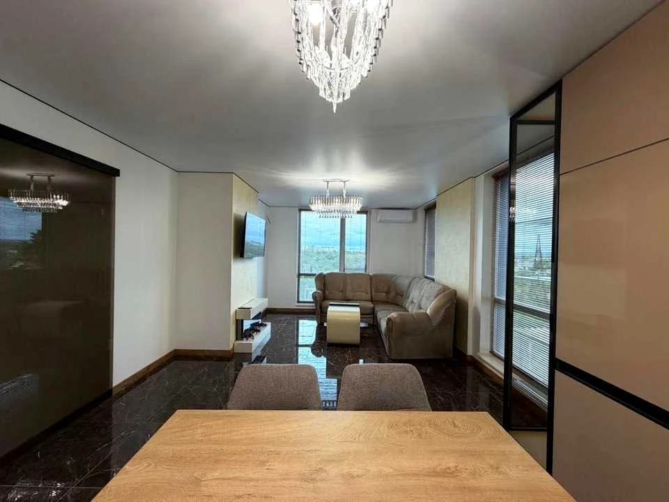 Apartment. Ivano-Frankivsk, Romana Levytskyi Street