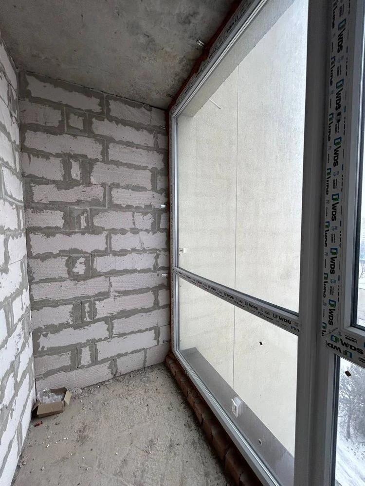 For sale, 1-room new building in the city center.
