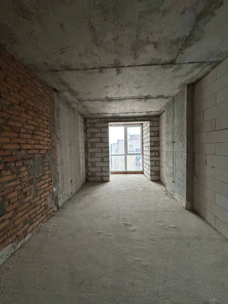 For sale, 1-room new building in the city center.