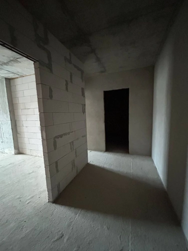 For sale, 1-room new building in the city center.