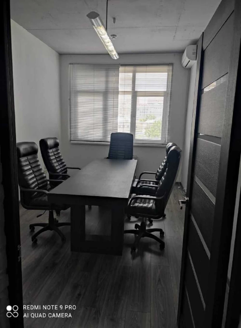Sale of an apartment for office use, 130 sq.m, "Panorama on Pecers'k" residential complex