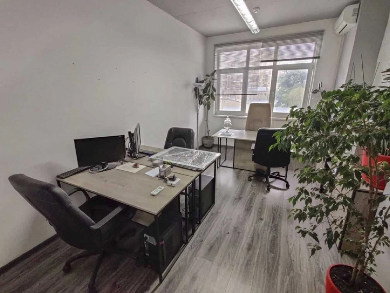 Sale of an apartment for office use, 130 sq.m, "Panorama on Pecers'k" residential complex