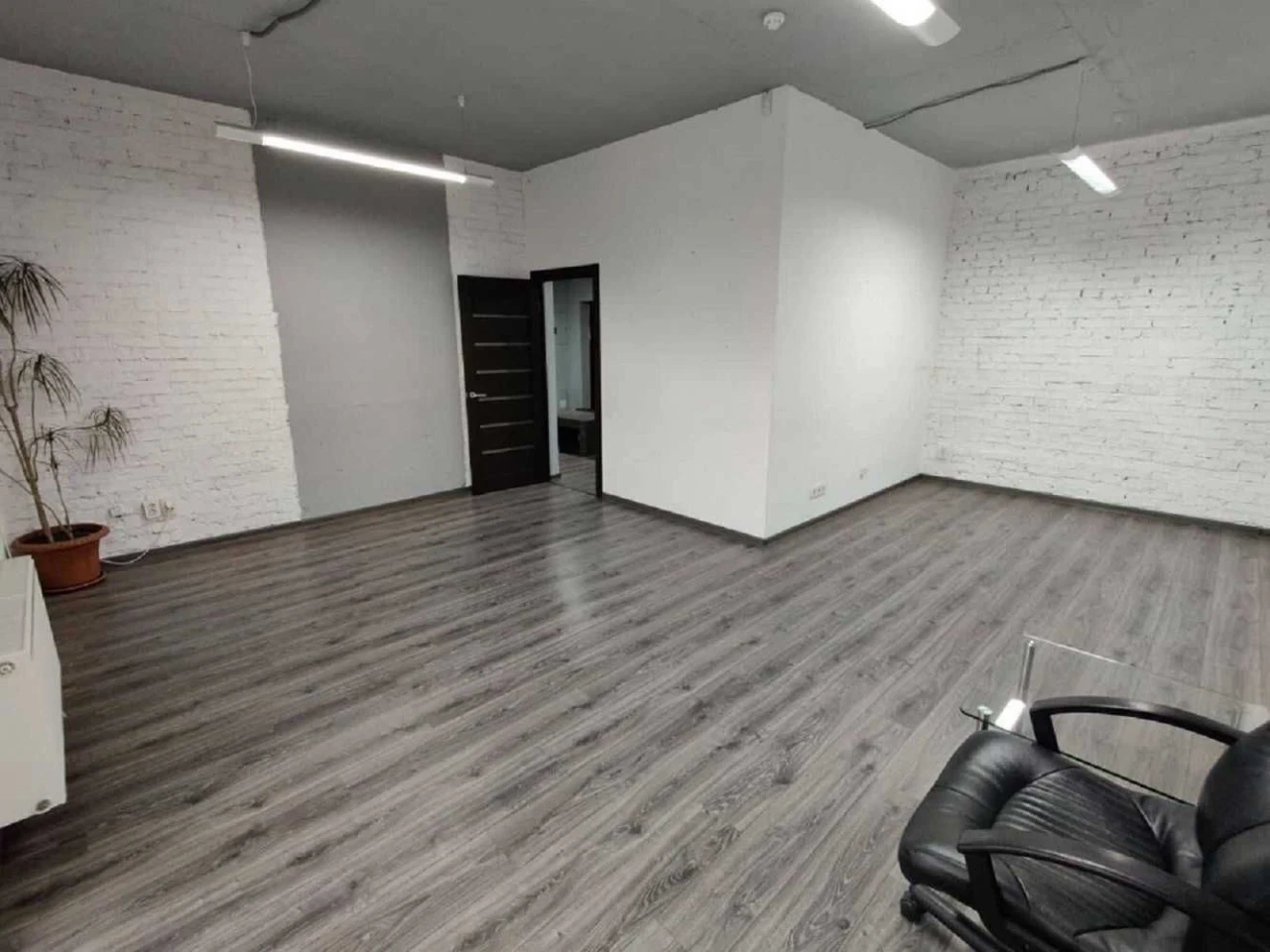 Sale of an apartment for office use, 130 sq.m, "Panorama on Pecers'k" residential complex