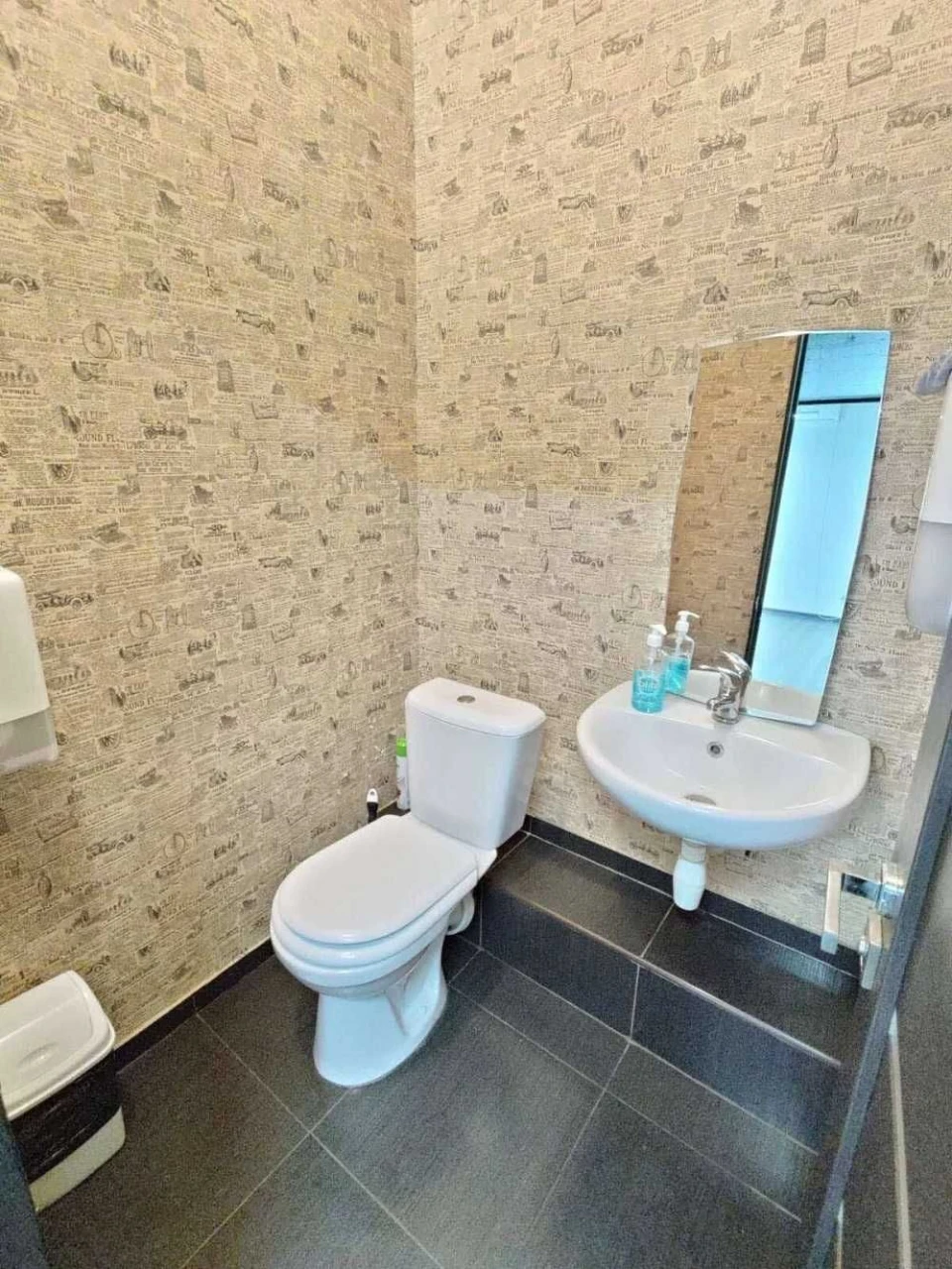 Sale of an apartment for office use, 130 sq.m, "Panorama on Pecers'k" residential complex