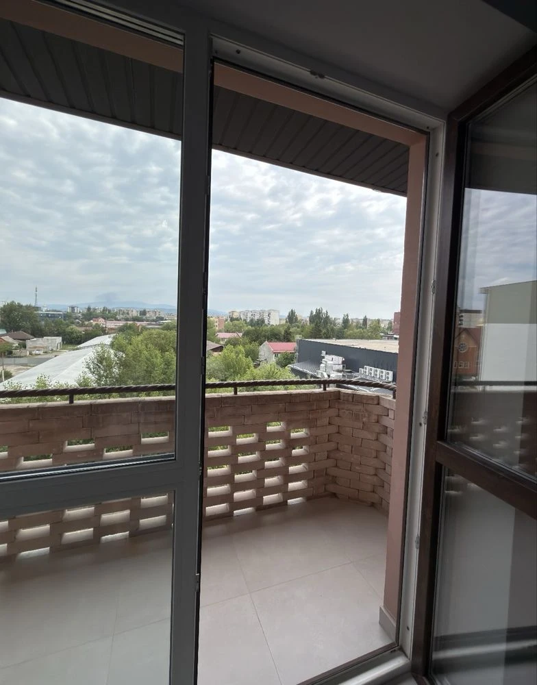 Sale of a stylish two-level 3-room apartment